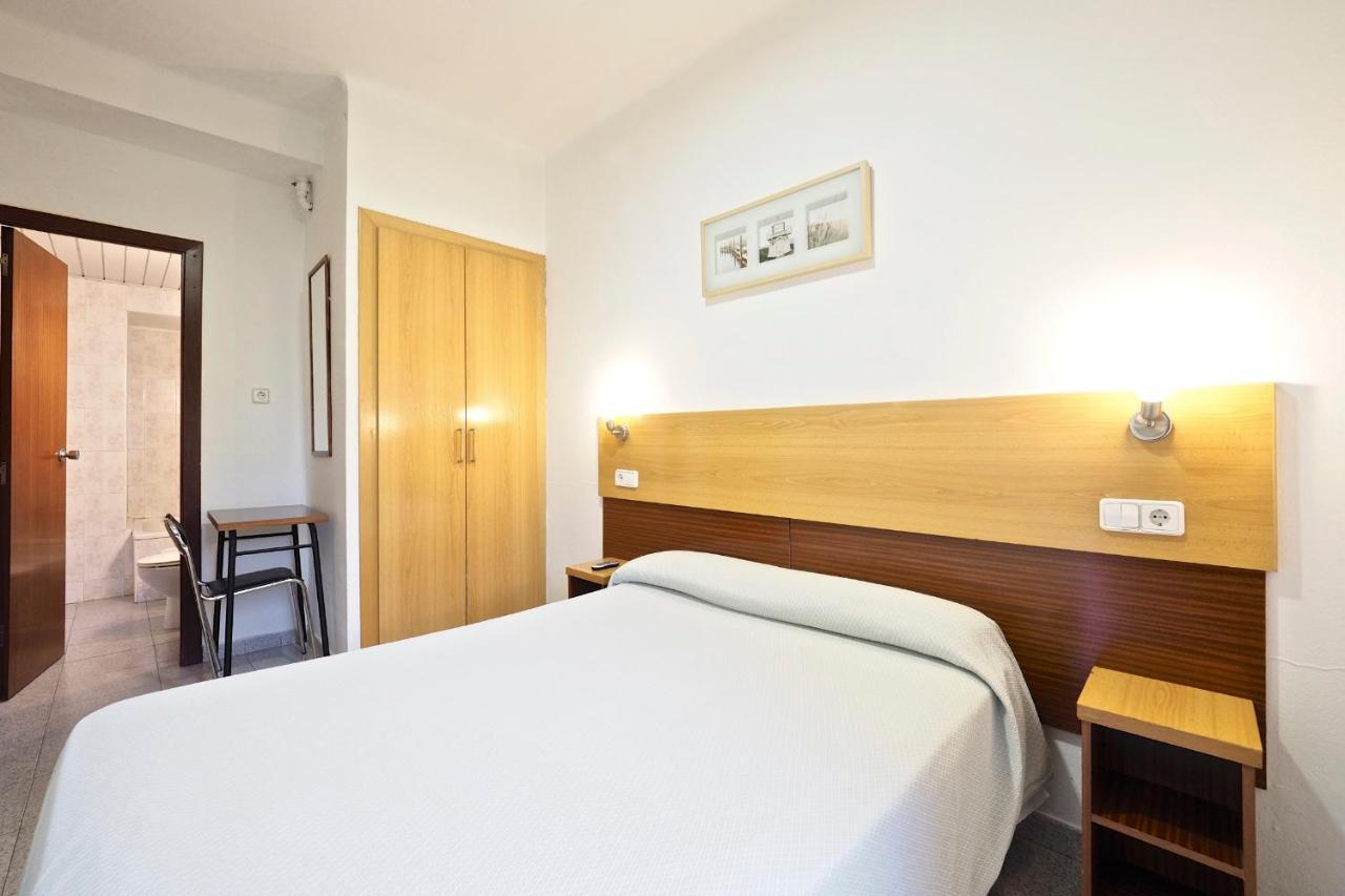Hostal Ballestero Барселона Экстерьер фото
