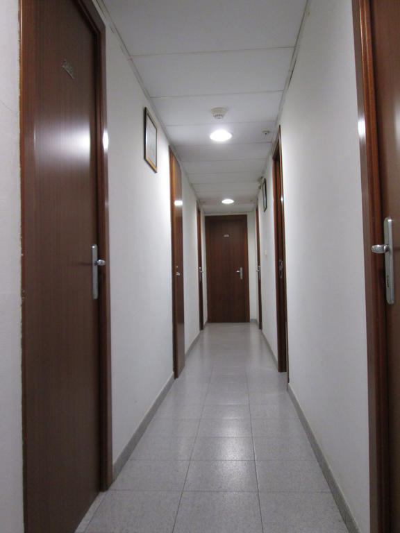 Hostal Ballestero Барселона Экстерьер фото